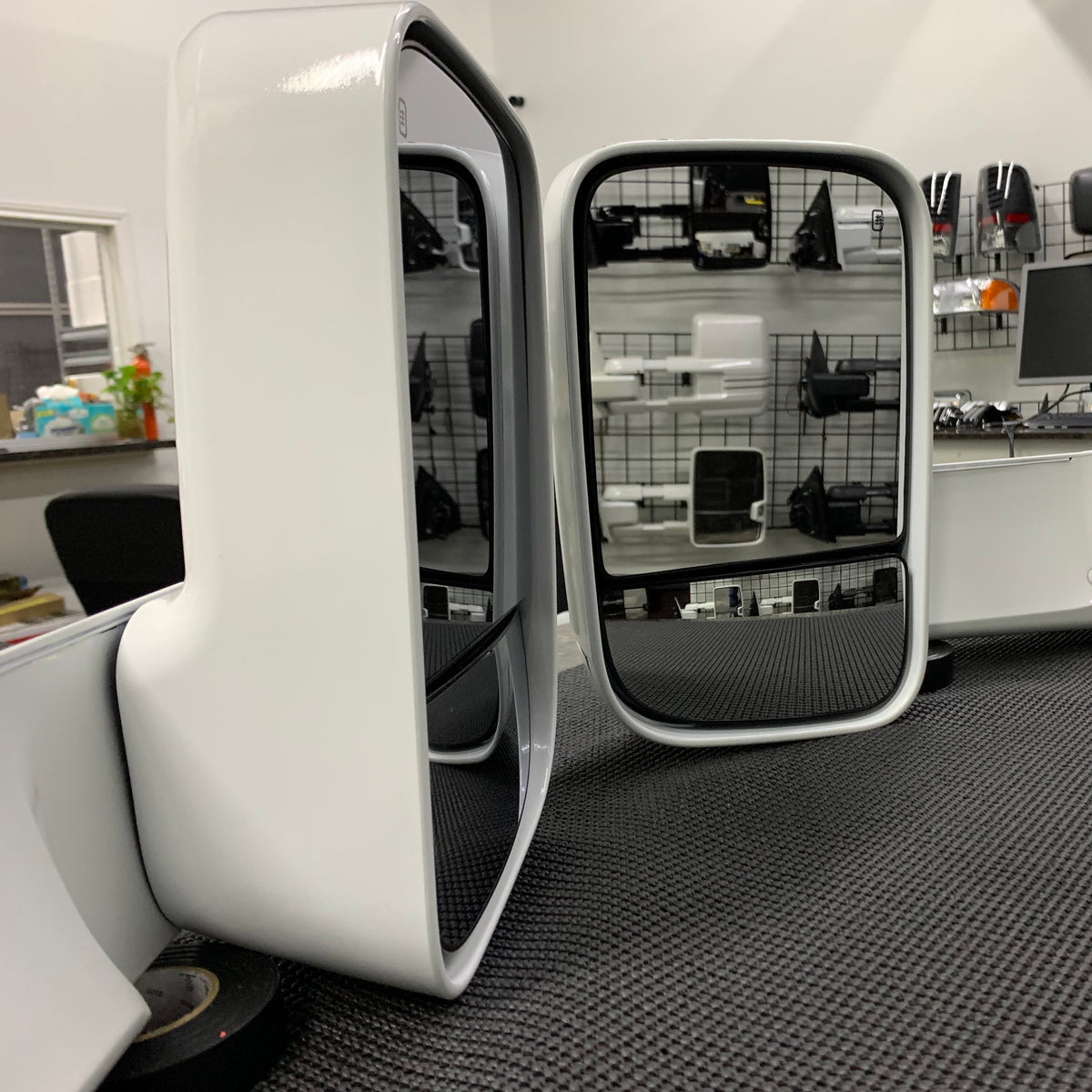 0918 Ram White Tow Mirrors W/ Switchbacks Texas Tow Mirrors