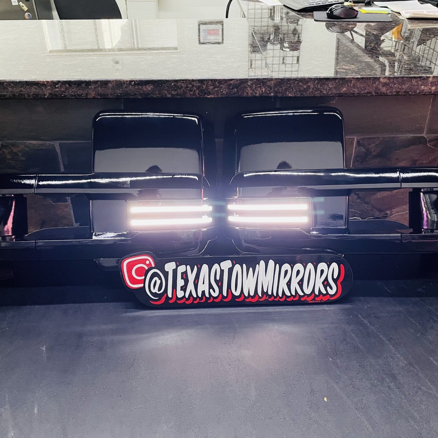 07-13 GM Gloss Black With Switchbacks